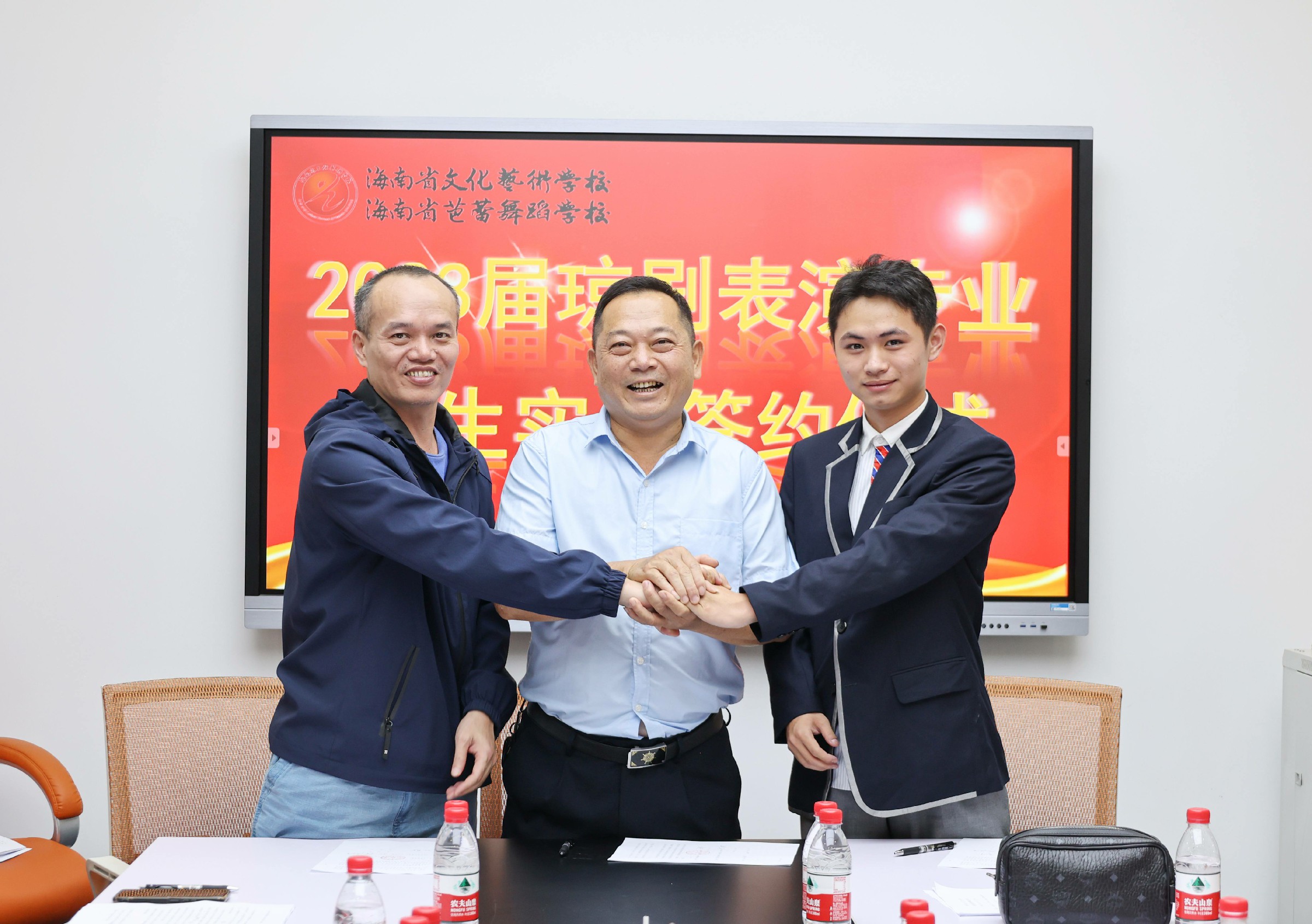 1679153104918685.jpg 1679153104918685.jpg